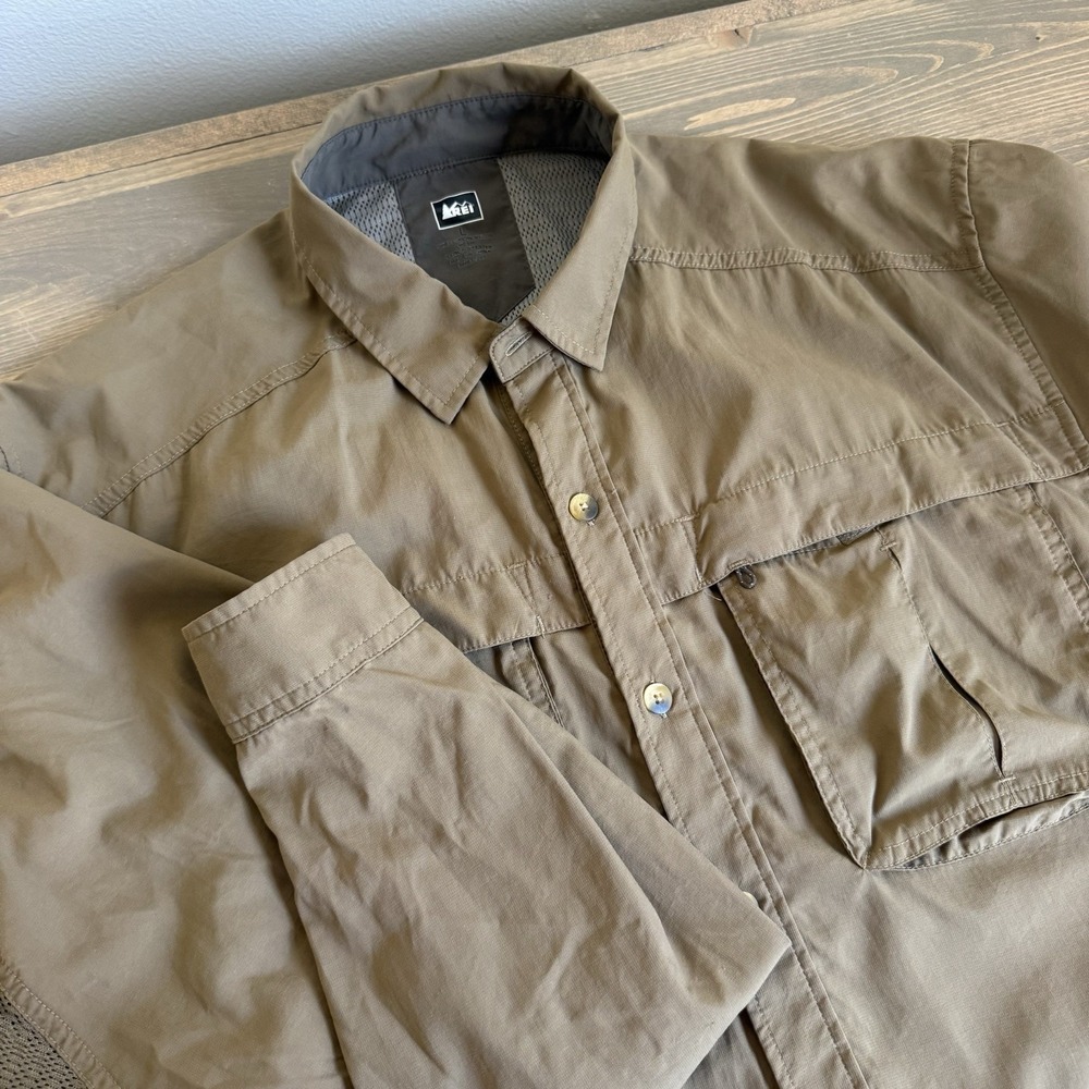 REI Men's Large Tan Brown Long Sleeve Button‎ Up Shirt Collar Outdoors Hiking